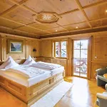 Weinhaus Stern מלון 3*